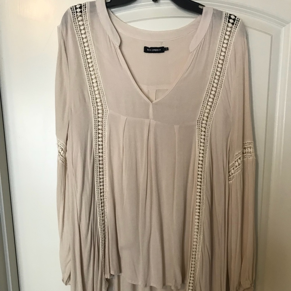 Cream top - Picture 1 of 2